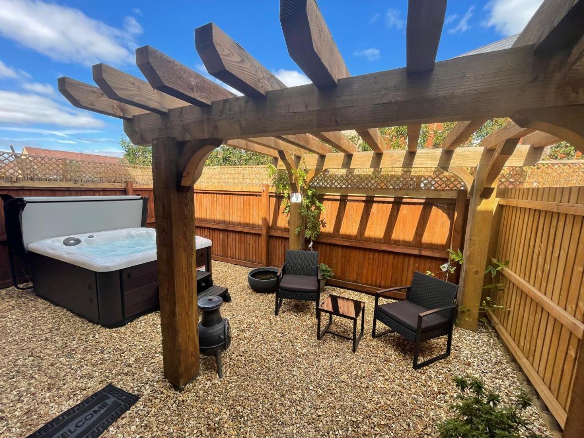 Coach House & Hot Tub Nr Bicester Village Exterior foto